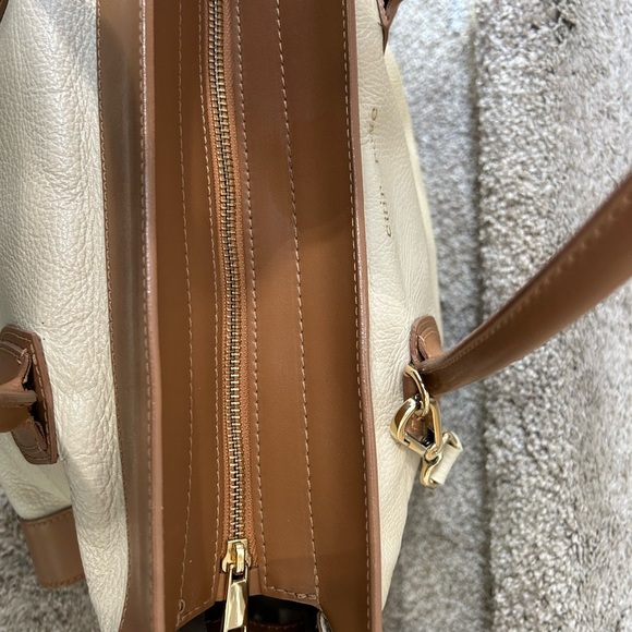 Cuir Rose pebbled leather cream and tan satchel bag. Shoulder strap. Gold detail - Picture 5 of 16
